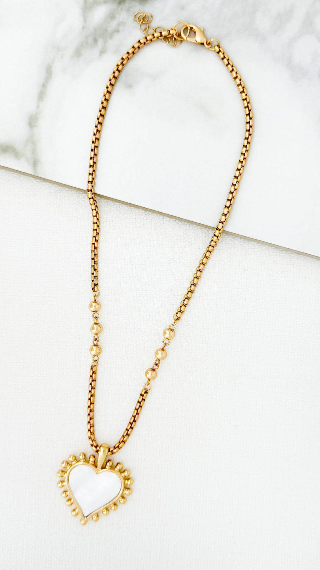 ENVY Short Gold Necklace with White Heart Pendant