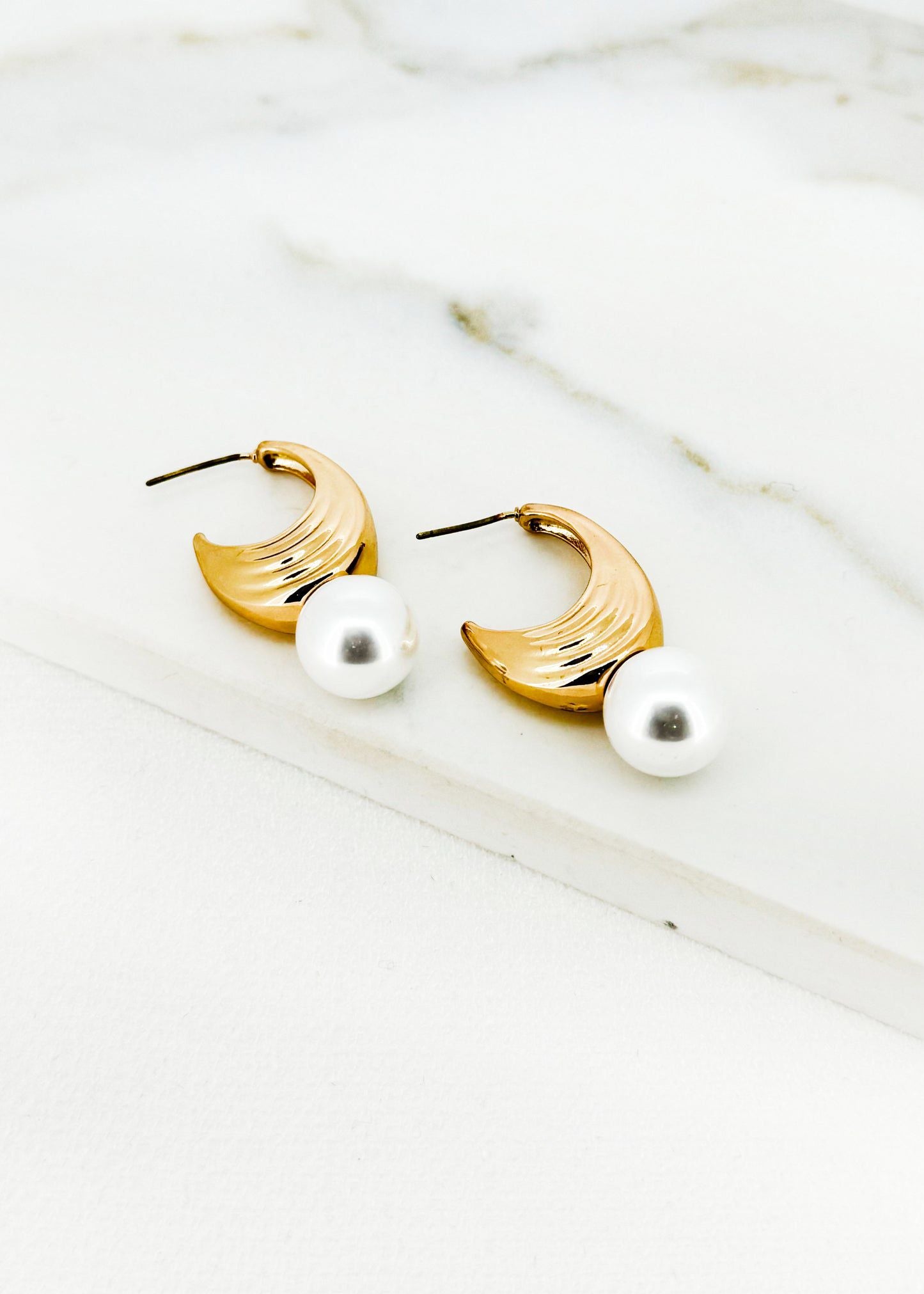 ENVY Gold Earring with Single White Pearl Detail