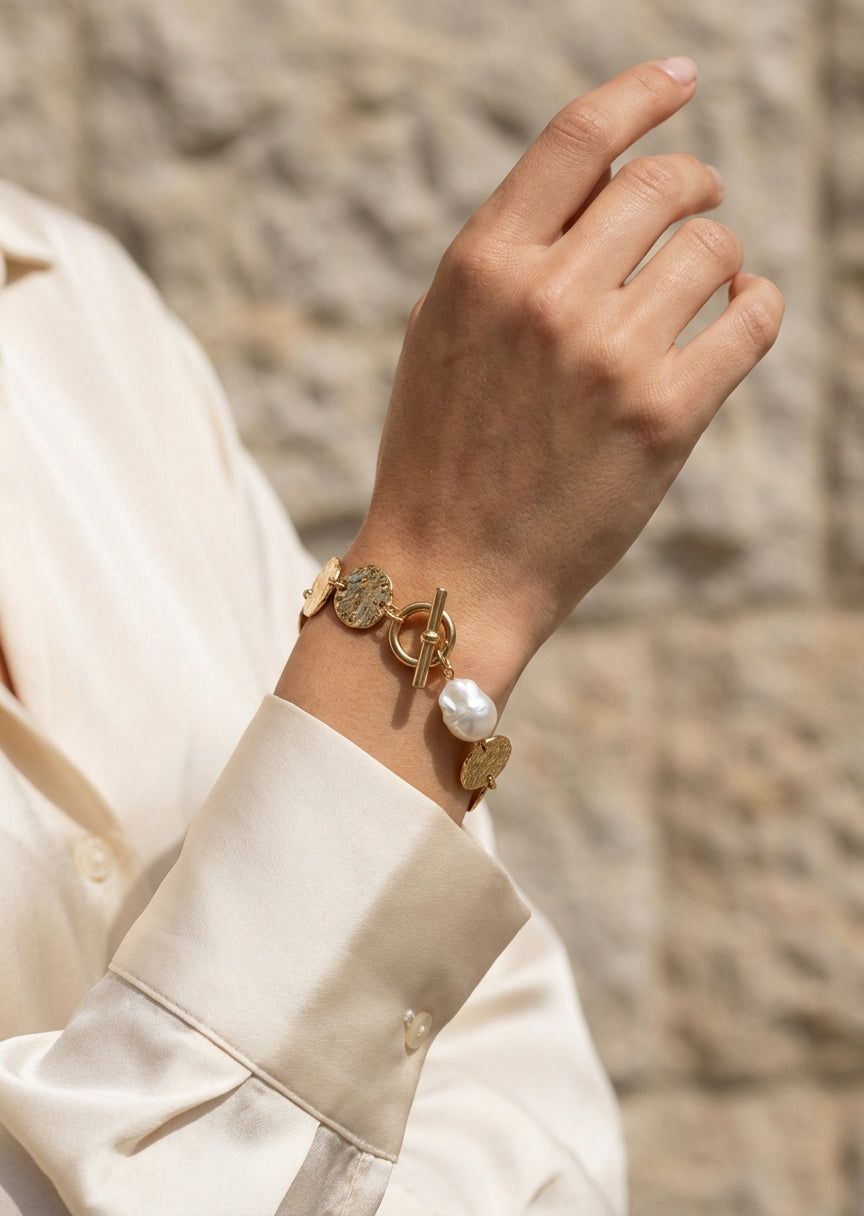 ENVY Gold Hammered Disc with Pearl Detail T-Bar Bracelet