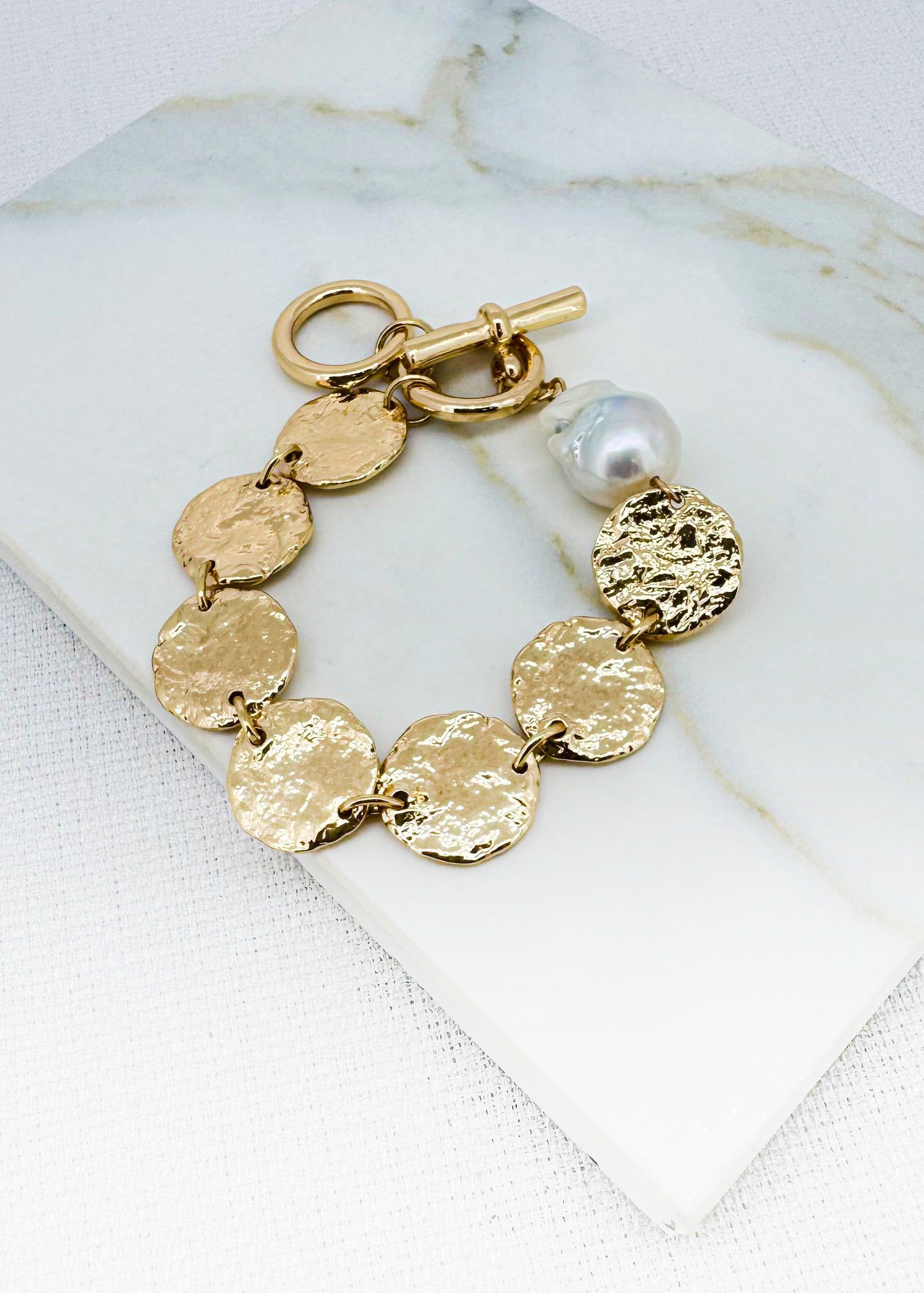 ENVY Gold Hammered Disc with Pearl Detail T-Bar Bracelet
